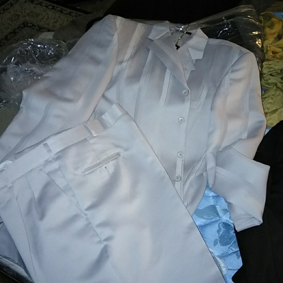 Church suite - Picture 2 of 8